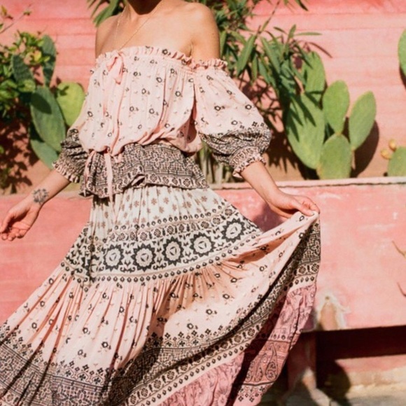 Spell Tops - Spell & the Gypsy Collective Lion Hear peasant top